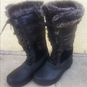 The North Face Women Black Faux FurSnow Boots Sz 7